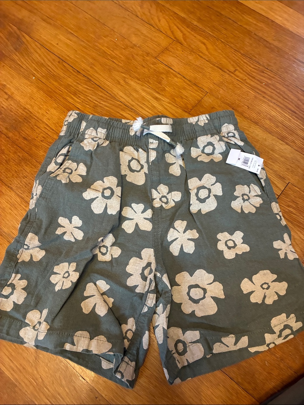 GAP kids boys  Olive Floral Print Shorts- new with tags